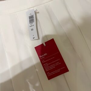 Aritzia Cream A-Line Pleated Skirt for Work